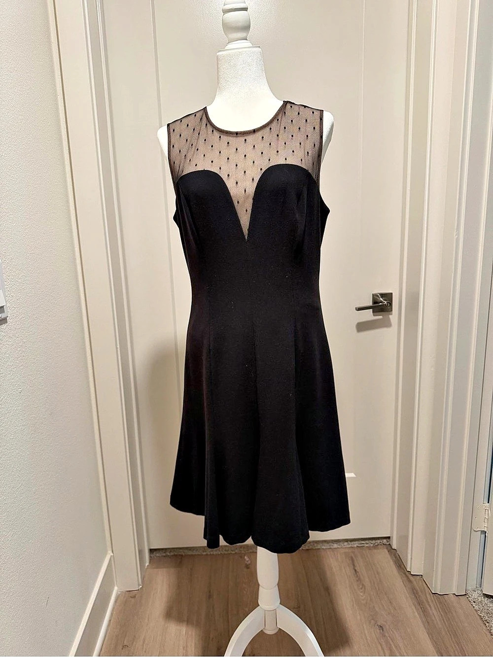 BCBGMAXAZRIA Black Polka Dot Mesh Mini Dress Size 12 Like New